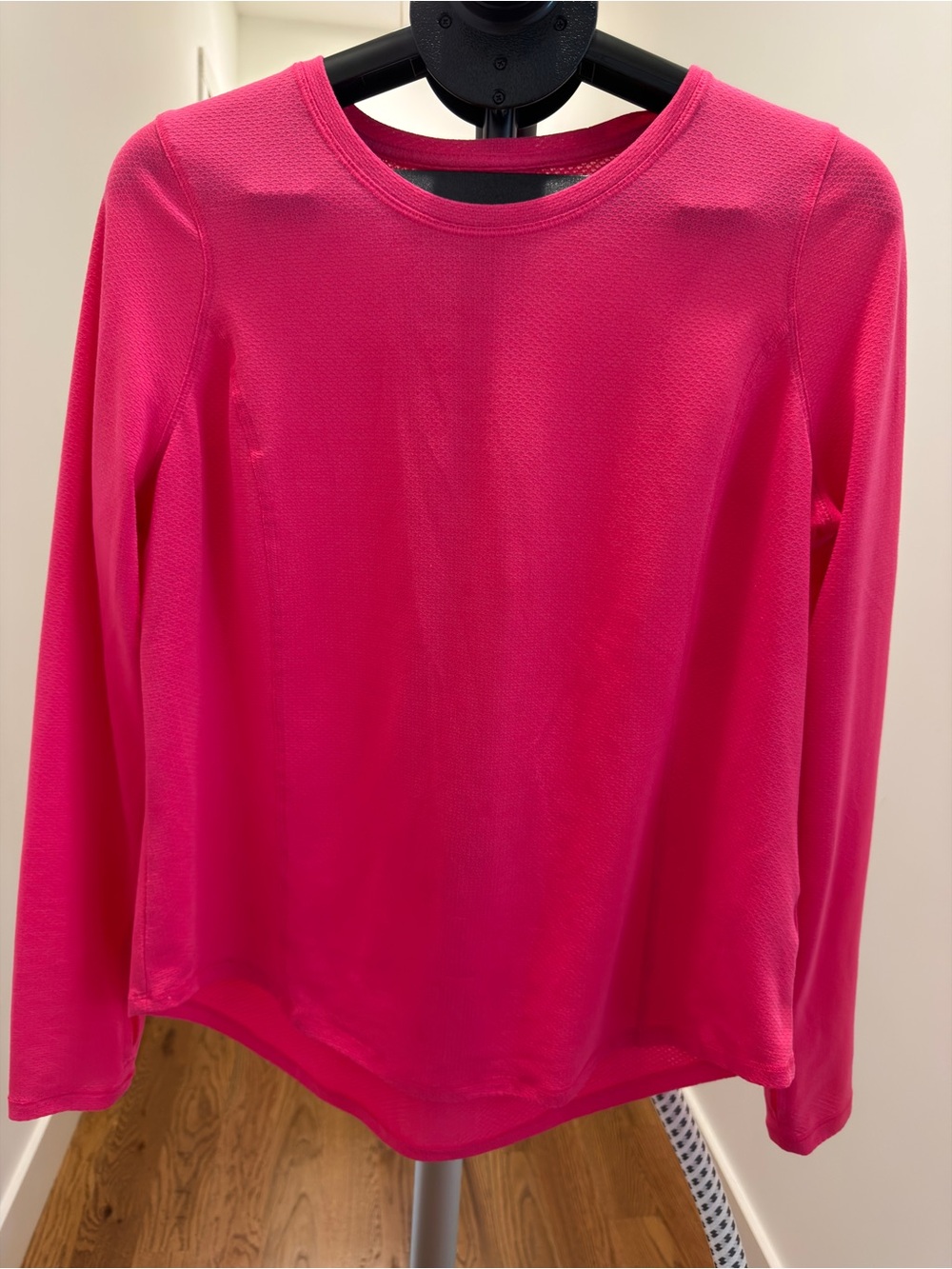 Women’s Long Sleeve Athletic Top - Hot Pink